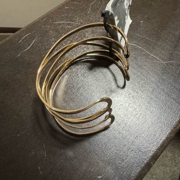 Nordstrom Rack Cuff Silver Textured Bracelet - NWT - Picture 2 of 4